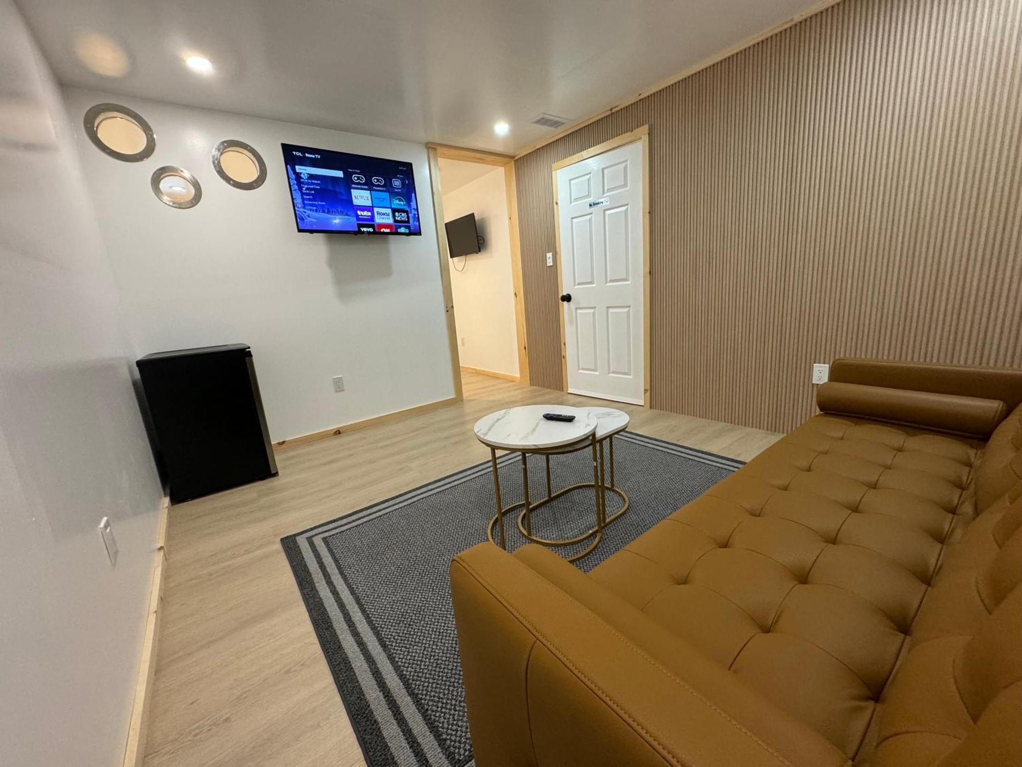 Private Entrance, Private Bathroom, Bedroom And Workspace Ottawa Exterior photo